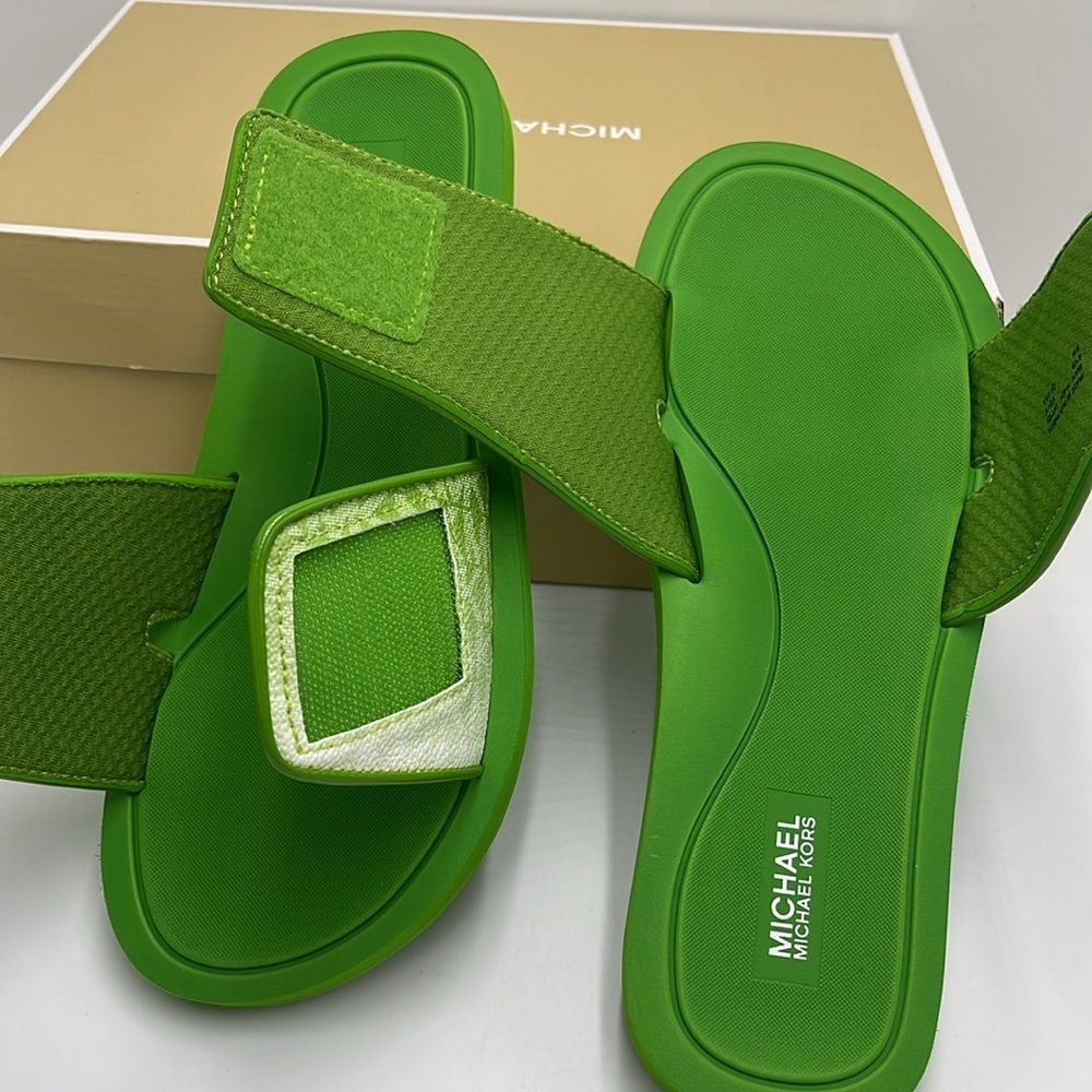 Michael Kors Green Slide Logo Sandals Palmer Ombré Signature
Jungle Green
NWT - Picture 16 of 16